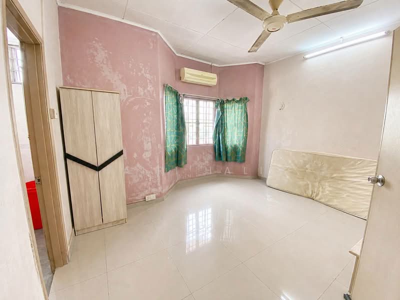 Rumah Teres 2 Tingkat untuk Dijual di Seksyen 13 (Shah Alam) - Hairi Halim - PropertyGuru.com.my