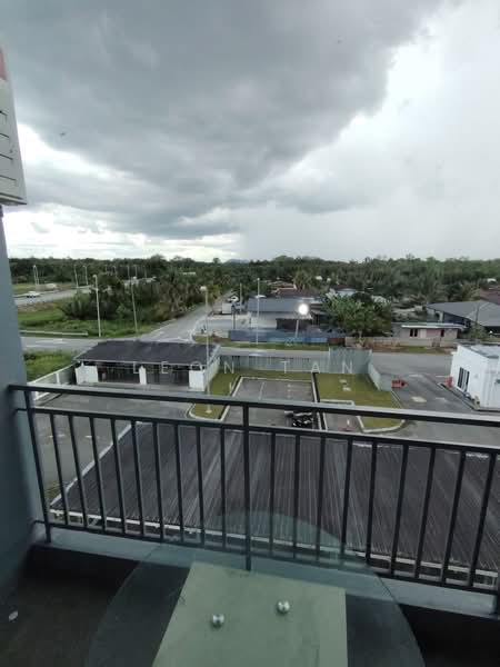 Pangsapuri untuk Disewa di Stutong Heights 2 - Leon Tan - Balcony - PropertyGuru.com.my