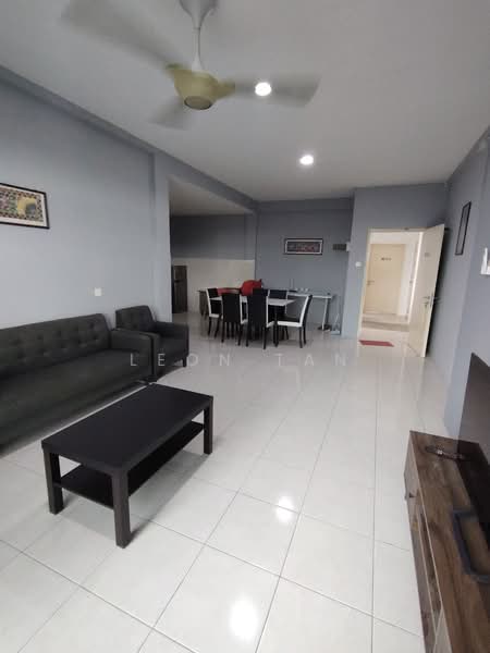 Pangsapuri untuk Disewa di Stutong Heights 2 - Leon Tan - Living Room - PropertyGuru.com.my