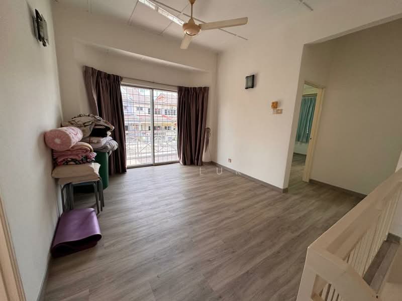 Rumah Teres 2 Tingkat untuk Dijual di Rawang (Selangor) - SK Luk - Living Room - PropertyGuru.com.my