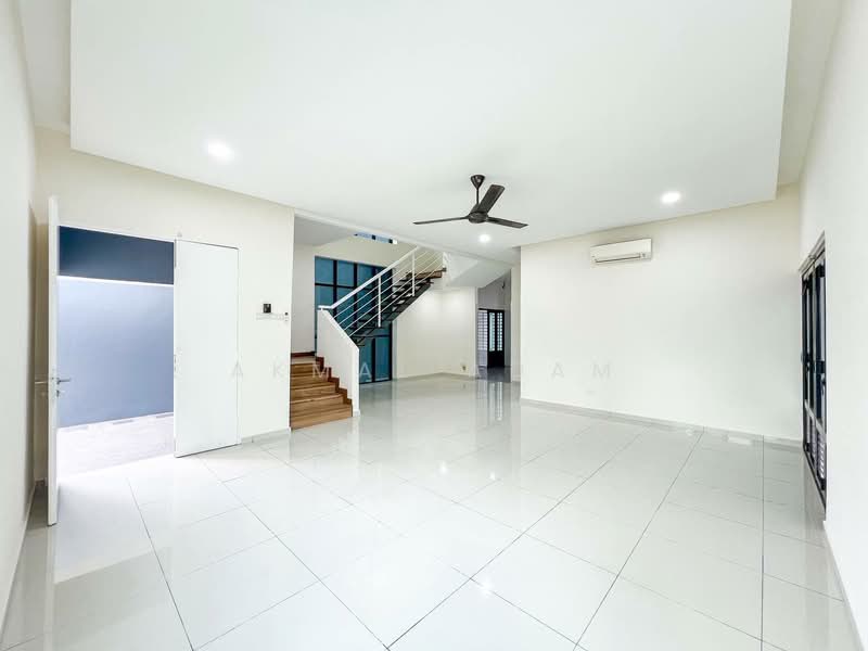 Semi-Detached House for Sale in Ramal Villa (Kajang) - Akmal Adam - Living Room - PropertyGuru.com.my