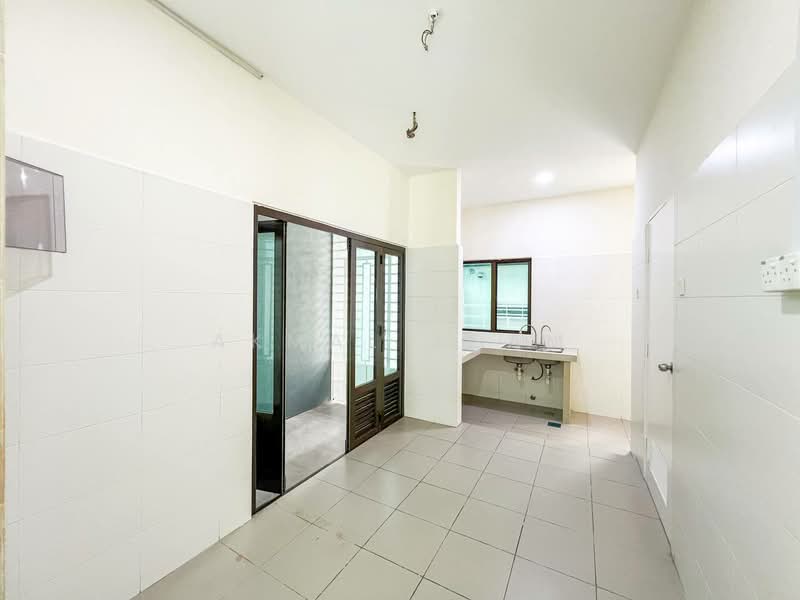 Semi-Detached House for Sale in Ramal Villa (Kajang) - Akmal Adam - Kitchen - PropertyGuru.com.my