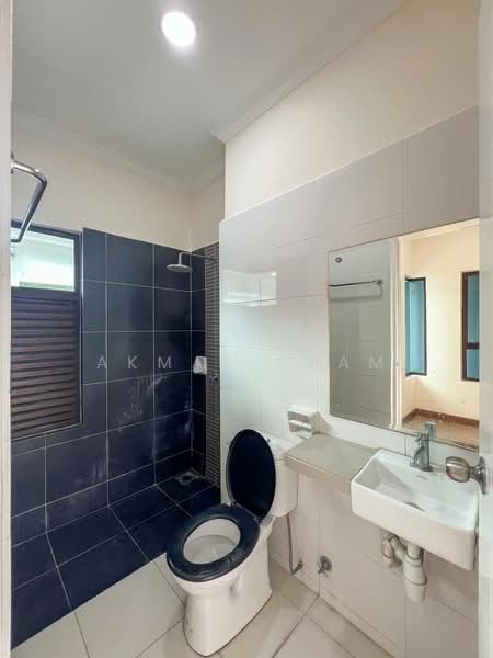 Semi-Detached House for Sale in Ramal Villa (Kajang) - Akmal Adam - Bathroom - PropertyGuru.com.my