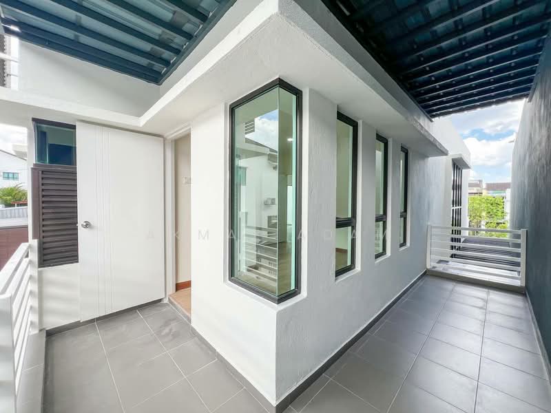 Semi-Detached House for Sale in Ramal Villa (Kajang) - Akmal Adam - Balcony - PropertyGuru.com.my