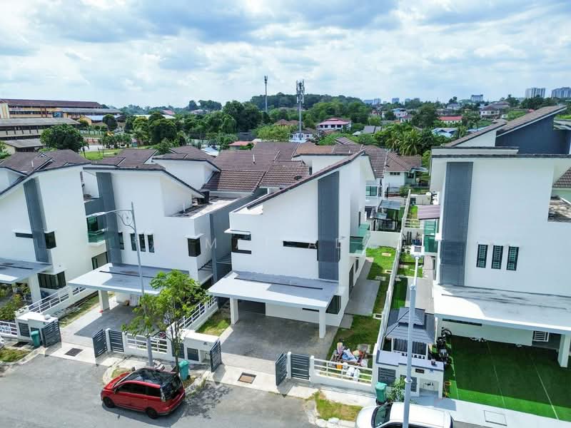 Semi-Detached House for Sale in Ramal Villa (Kajang) - Akmal Adam - Exterior - PropertyGuru.com.my