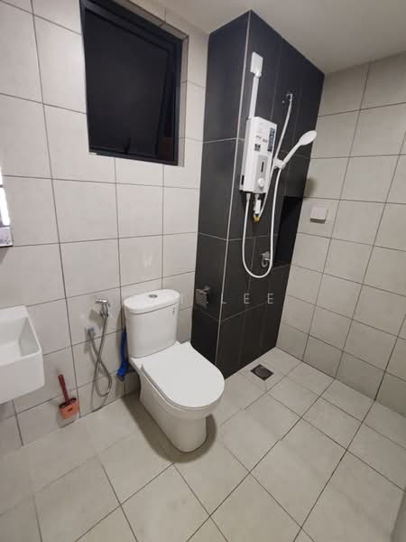 Servis Apartment untuk Disewa di D'Cosmos Residences - Tom Lee - Bathroom - PropertyGuru.com.my