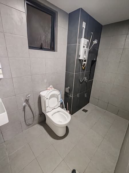 Servis Apartment untuk Disewa di D'Cosmos Residences - Tom Lee - Bathroom - PropertyGuru.com.my