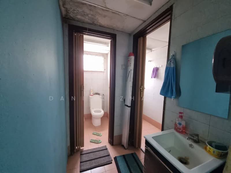 Shop / Office for Rent in Seksyen 13 (Shah Alam) - Danial Zharif - Bathroom - PropertyGuru.com.my
