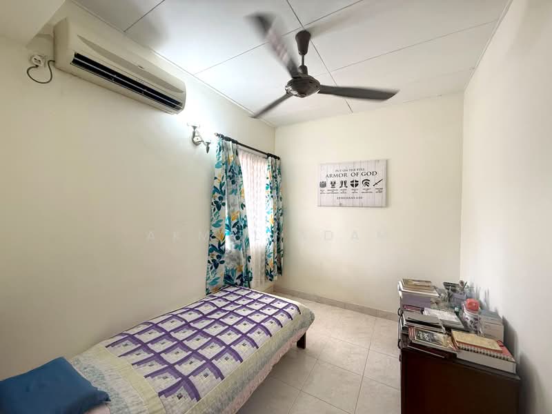 Semi-Detached House for Sale in Taman Setia 2 (Balakong) - Akmal Adam - Bedroom - PropertyGuru.com.my