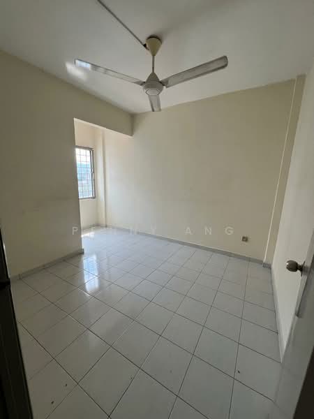 Pangsapuri untuk Disewa di Teratai Mewah Apartment Block 4 & 6 - Penny Ang - Interior - PropertyGuru.com.my