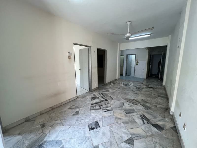 Pangsapuri untuk Disewa di Teratai Mewah Apartment Block 4 & 6 - Penny Ang - Living Room - PropertyGuru.com.my