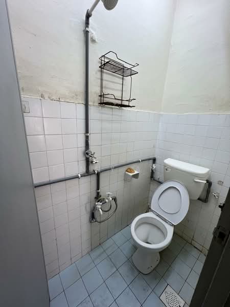 Pangsapuri untuk Disewa di Teratai Mewah Apartment Block 4 & 6 - Penny Ang - Bathroom - PropertyGuru.com.my