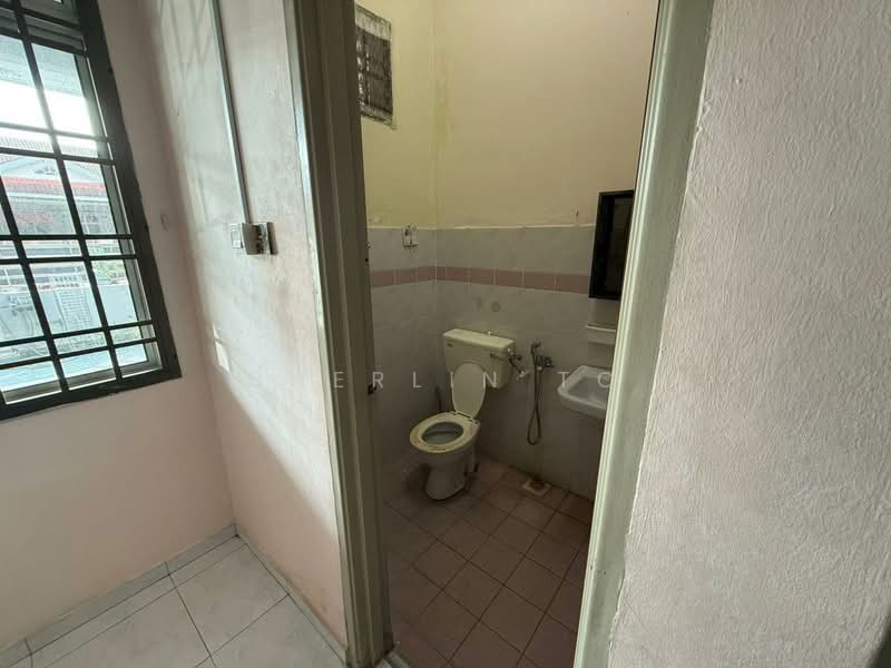 1-storey Terraced House for Sale in Taman Nusa Bestari 2 (Iskandar Puteri (Nusajaya)) - Sherlin To - Bathroom - PropertyGuru.com.my