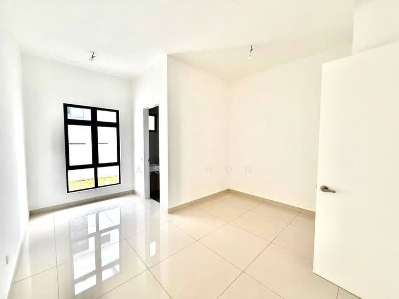 Rumah Berkembar untuk Dijual di Setia Tropika (Johor Bahru) - Ask Hon - PropertyGuru.com.my