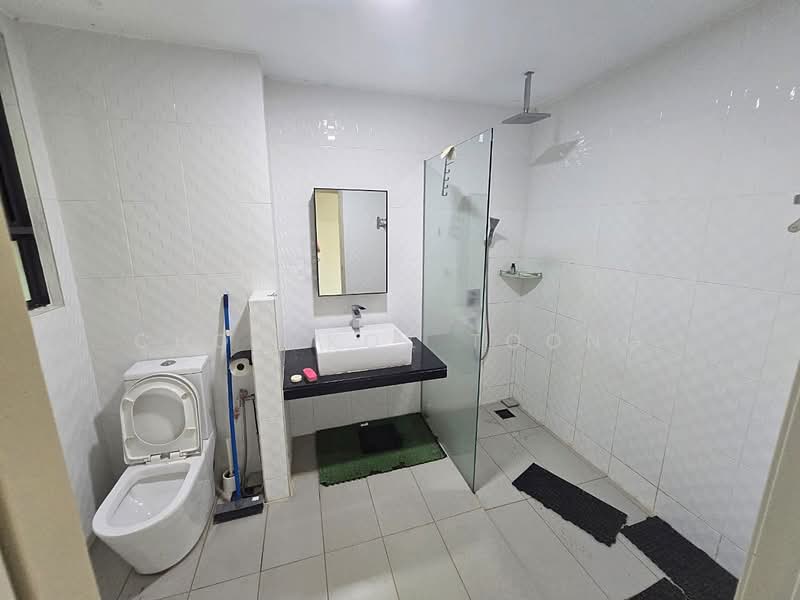 Condominium for Rent at Zefer Hill Residence - Chow Kok Toong - Bathroom - PropertyGuru.com.my