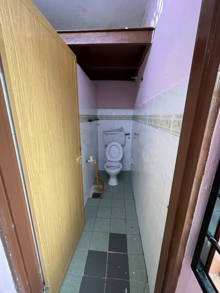 1-storey Terraced House for Rent in Taman Setapak (Setapak) - Penny Ang - Bathroom - PropertyGuru.com.my