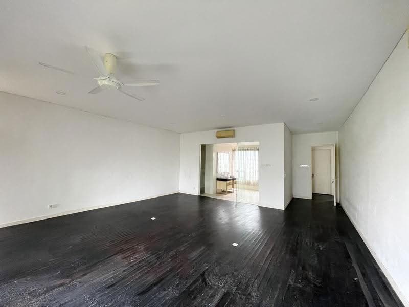 Rumah Berkembar untuk Dijual di Lake Fields (Sungai Besi) - Jason Vong - Living Room - PropertyGuru.com.my
