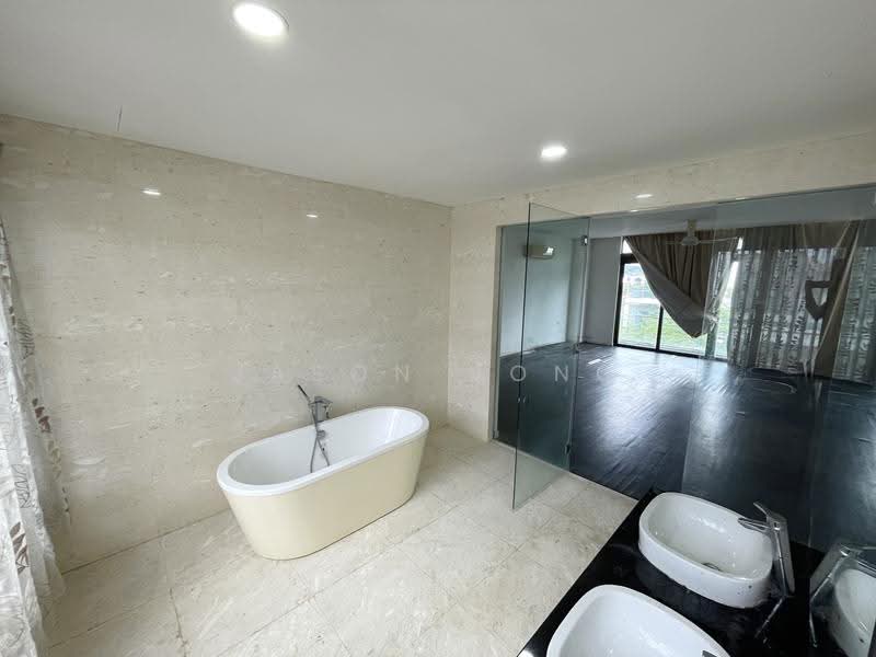 Rumah Berkembar untuk Dijual di Lake Fields (Sungai Besi) - Jason Vong - Bathroom - PropertyGuru.com.my