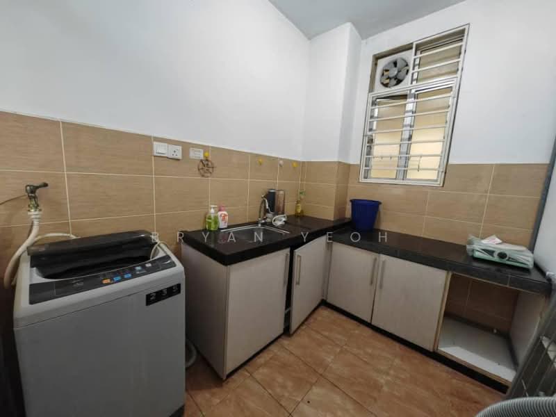 Condominium for Rent at Platinum Lake PV 15 - Bryan Yeoh - Kitchen - PropertyGuru.com.my