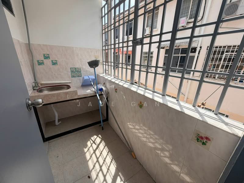 Pangsapuri untuk Disewa di Sri Awana Townhouse - Jade Gan - Balcony - PropertyGuru.com.my