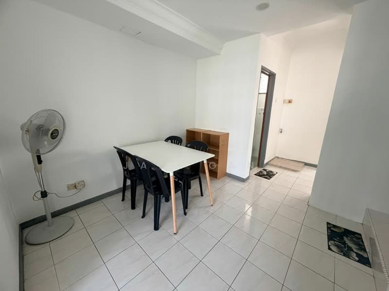 Pangsapuri untuk Disewa di Sri Awana Townhouse - Jade Gan - Dining Room - PropertyGuru.com.my