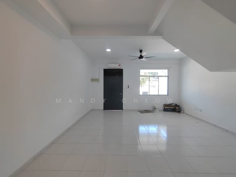 2-storey Terraced House for Sale in Taman Scientex Rawang (Rawang) - Mandy Cheow - Living Room - PropertyGuru.com.my