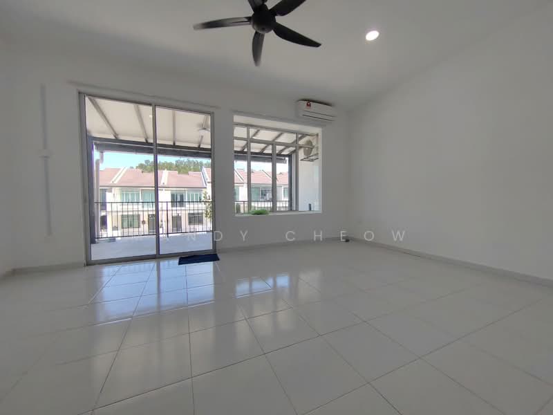 2-storey Terraced House for Sale in Taman Scientex Rawang (Rawang) - Mandy Cheow - Balcony - PropertyGuru.com.my