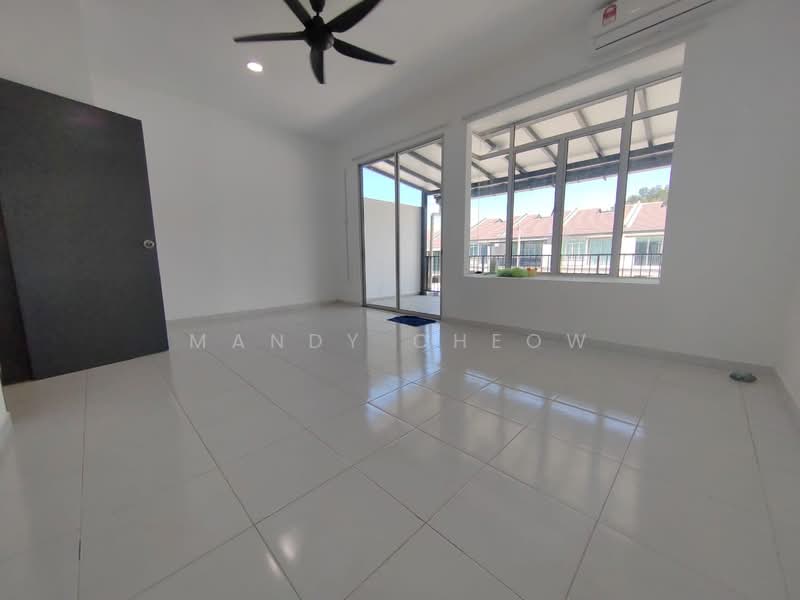 2-storey Terraced House for Sale in Taman Scientex Rawang (Rawang) - Mandy Cheow - Living Room - PropertyGuru.com.my