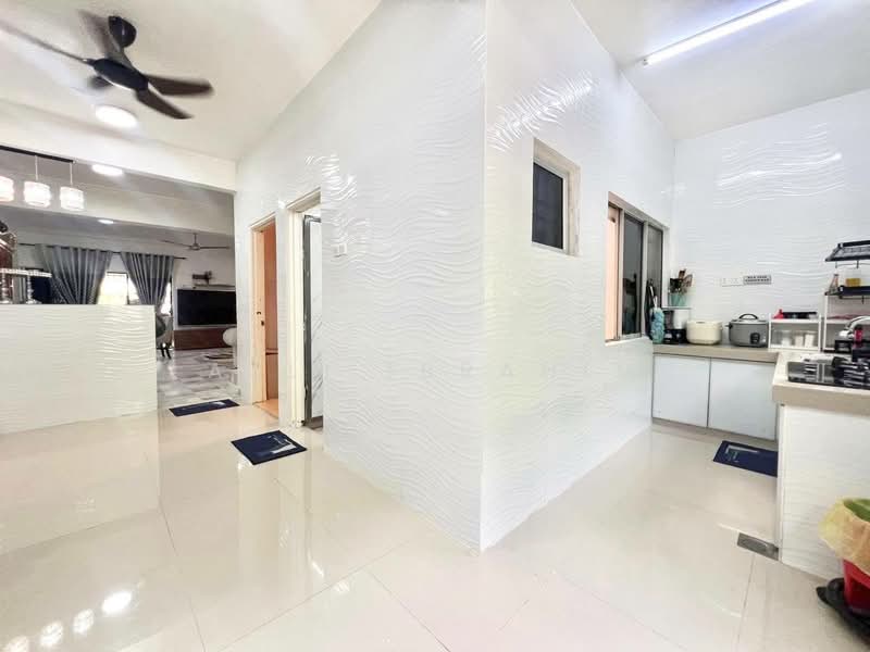 2-storey Terraced House for Sale in Taman Kajang Perdana (Kajang) - Azli Ibrahim - Kitchen - PropertyGuru.com.my