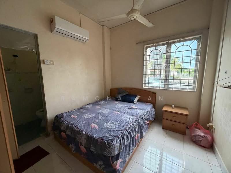 Pangsapuri untuk Dijual di Kiara - Ramona Tan - Bedroom - PropertyGuru.com.my