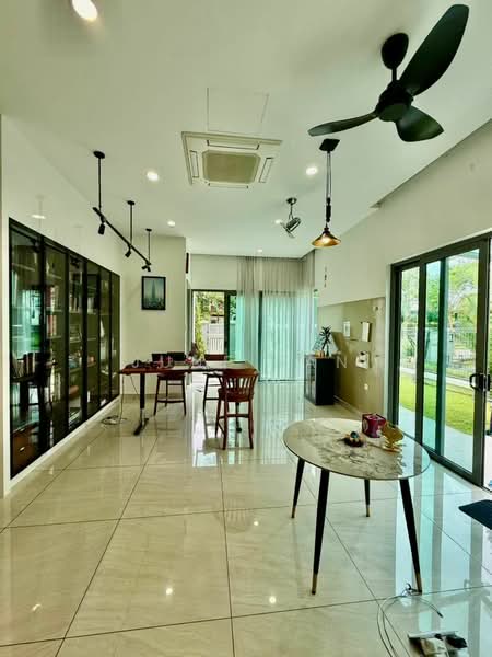 Rumah Berkembar untuk Dijual di Taman Molek (Johor Bahru) - June Tan - Living Room - PropertyGuru.com.my