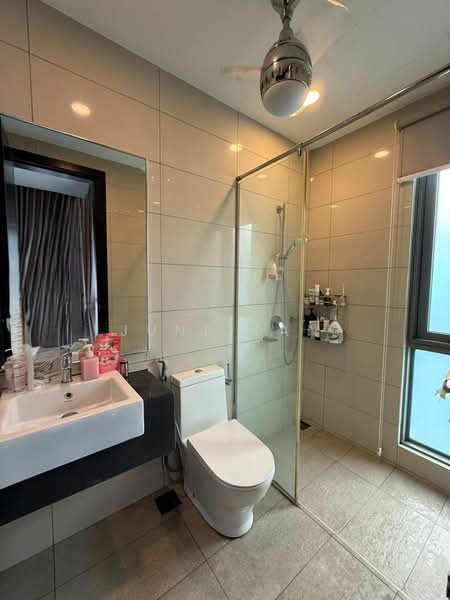 Rumah Berkembar untuk Dijual di Taman Molek (Johor Bahru) - June Tan - Bathroom - PropertyGuru.com.my