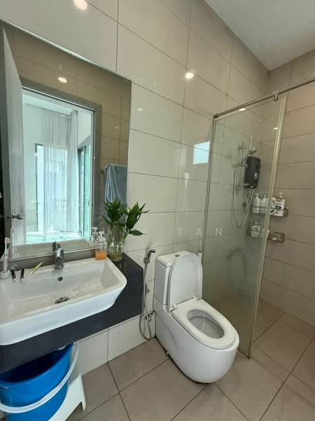 Rumah Berkembar untuk Dijual di Taman Molek (Johor Bahru) - June Tan - Bathroom - PropertyGuru.com.my