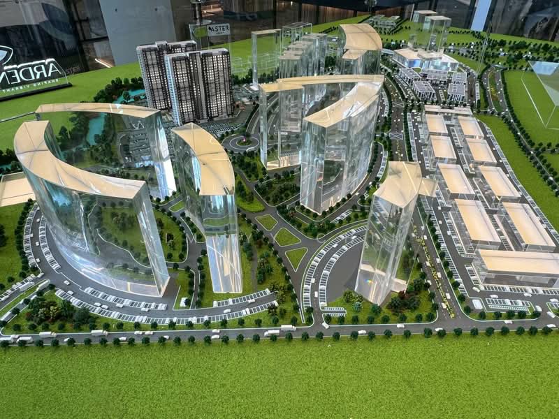 Shop for Sale in Kuching (Sarawak) - Jimmyy Chin - Exterior - PropertyGuru.com.my