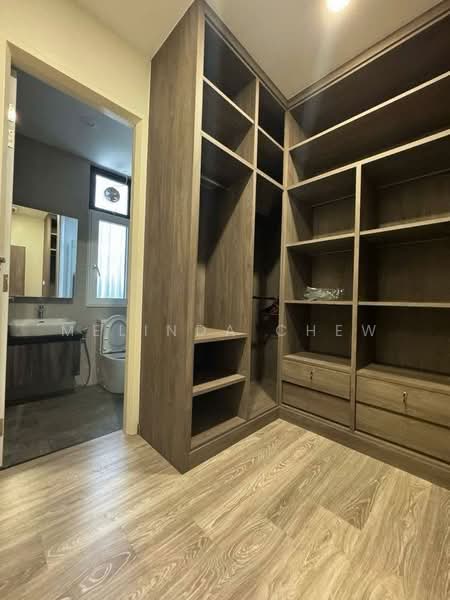 Link Bungalow for Sale in Relau (Sungai Ara) - Melinda Chew - Bathroom and wardrobe  - PropertyGuru.com.my