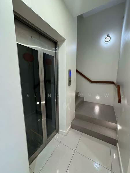Link Bungalow for Sale in Relau (Sungai Ara) - Melinda Chew - Corridor lift  - PropertyGuru.com.my