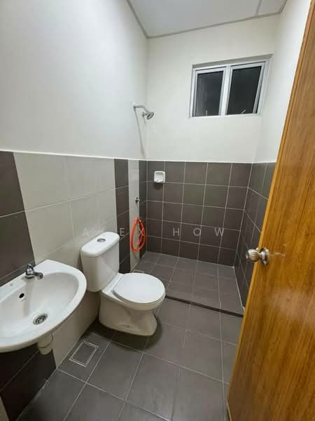 Pangsapuri untuk Disewa di Senibong Indah - Alex How - Bathroom - PropertyGuru.com.my