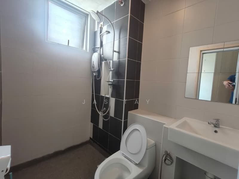Service Residence for Rent at D'Ambience Residences (Pangsapuri Ikatan Flora) - Jas Tay - Bathroom - PropertyGuru.com.my