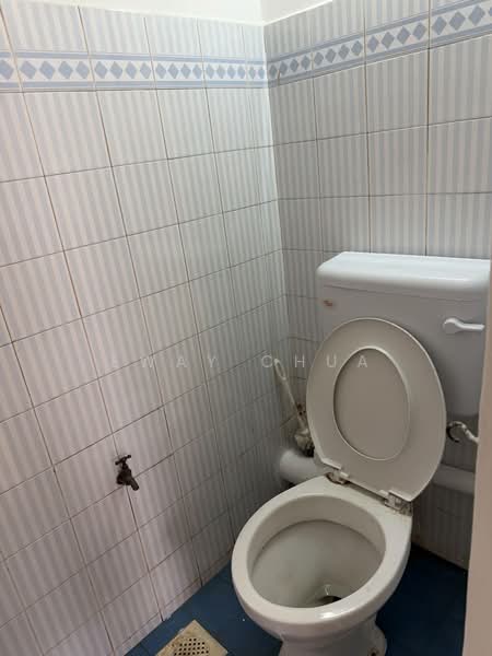 Rumah Flat untuk Dijual di Taman Daya - Jalan Sagu 34 - Eway Chua - Bathroom - PropertyGuru.com.my