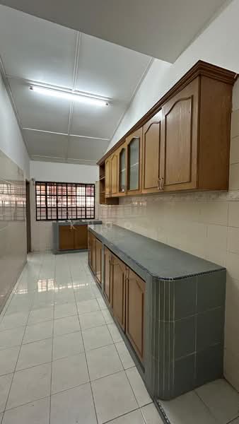 1.5-storey Terraced House for Rent in Taman Pelangi Indah (Ulu Tiram) - Khoo . - PropertyGuru.com.my