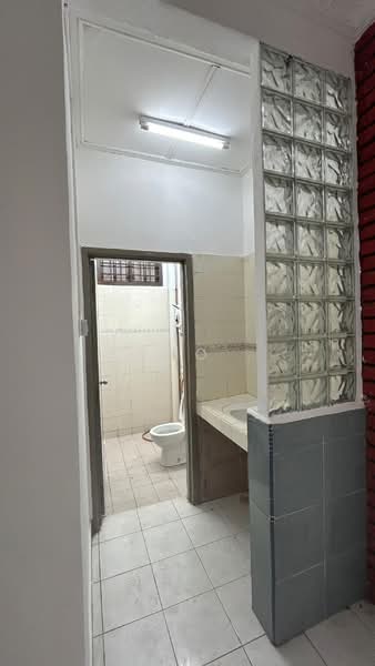 1.5-storey Terraced House for Rent in Taman Pelangi Indah (Ulu Tiram) - Khoo . - PropertyGuru.com.my