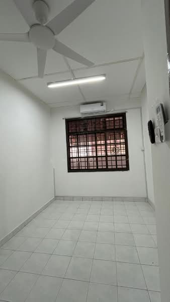 1.5-storey Terraced House for Rent in Taman Pelangi Indah (Ulu Tiram) - Khoo . - PropertyGuru.com.my