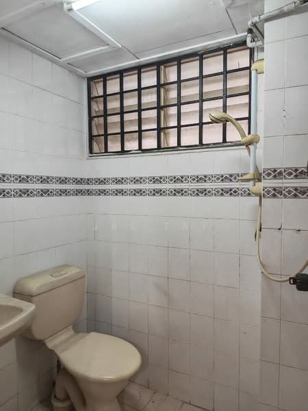 Pangsapuri untuk Dijual di Daya View - Jas Tay - Bathroom - PropertyGuru.com.my