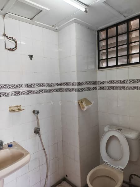 Pangsapuri untuk Dijual di Daya View - Jas Tay - Bathroom - PropertyGuru.com.my