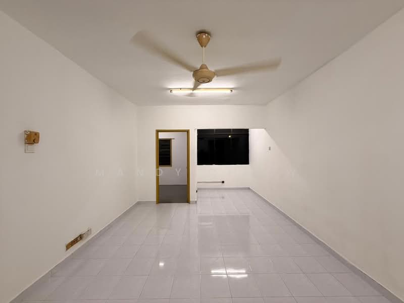 Rumah Flat untuk Dijual di Bandar Baru Kundang - Mandy Cheow - Living Room - PropertyGuru.com.my