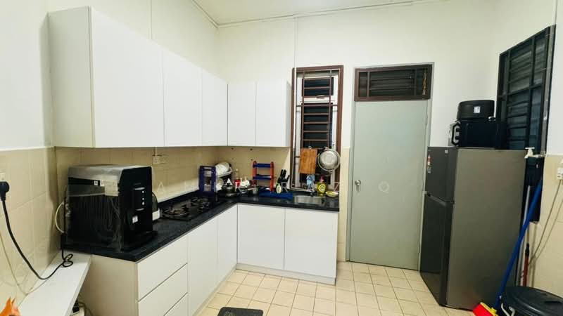Rumah Teres 1 Tingkat untuk Disewa di Taman Mount Austin (Tebrau) - Amir Raziq - Kitchen - PropertyGuru.com.my