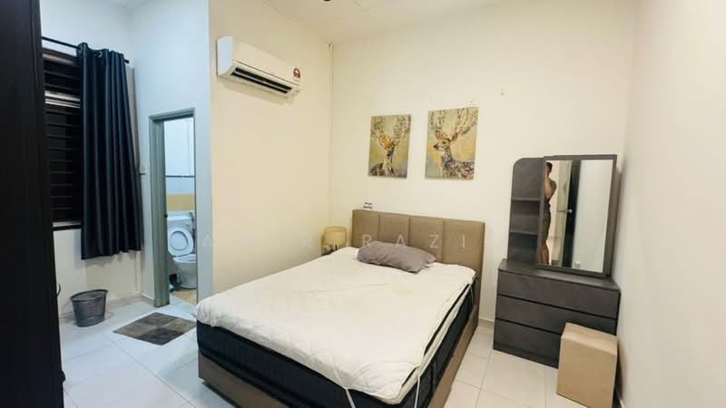 Rumah Teres 1 Tingkat untuk Disewa di Taman Mount Austin (Tebrau) - Amir Raziq - Bedroom - PropertyGuru.com.my