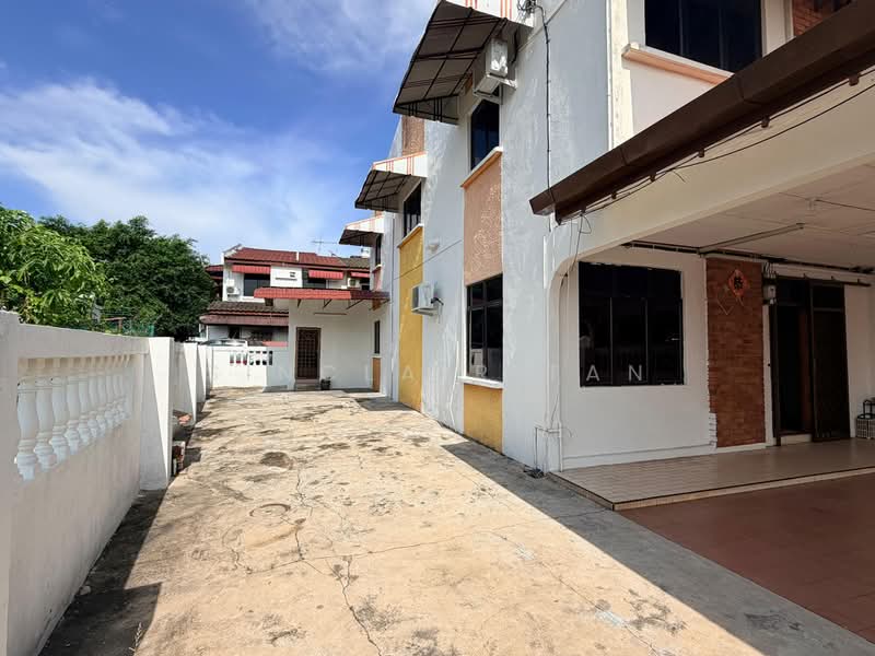 2-storey Terraced House for Rent in Taman Sutera Belia (Batu Berendam) - Sinclair Tan - Exterior - PropertyGuru.com.my