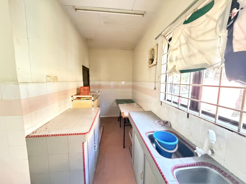 2-storey Terraced House for Rent in Taman Sutera Belia (Batu Berendam) - Sinclair Tan - Kitchen - PropertyGuru.com.my