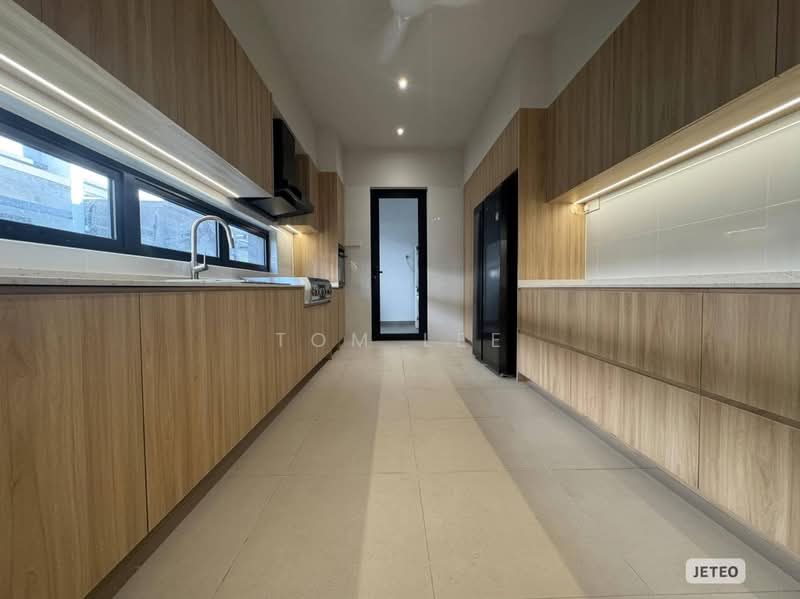 Rumah Berkembar untuk Dijual di Telok Panglima Garang (Selangor) - Tom Lee - PropertyGuru.com.my